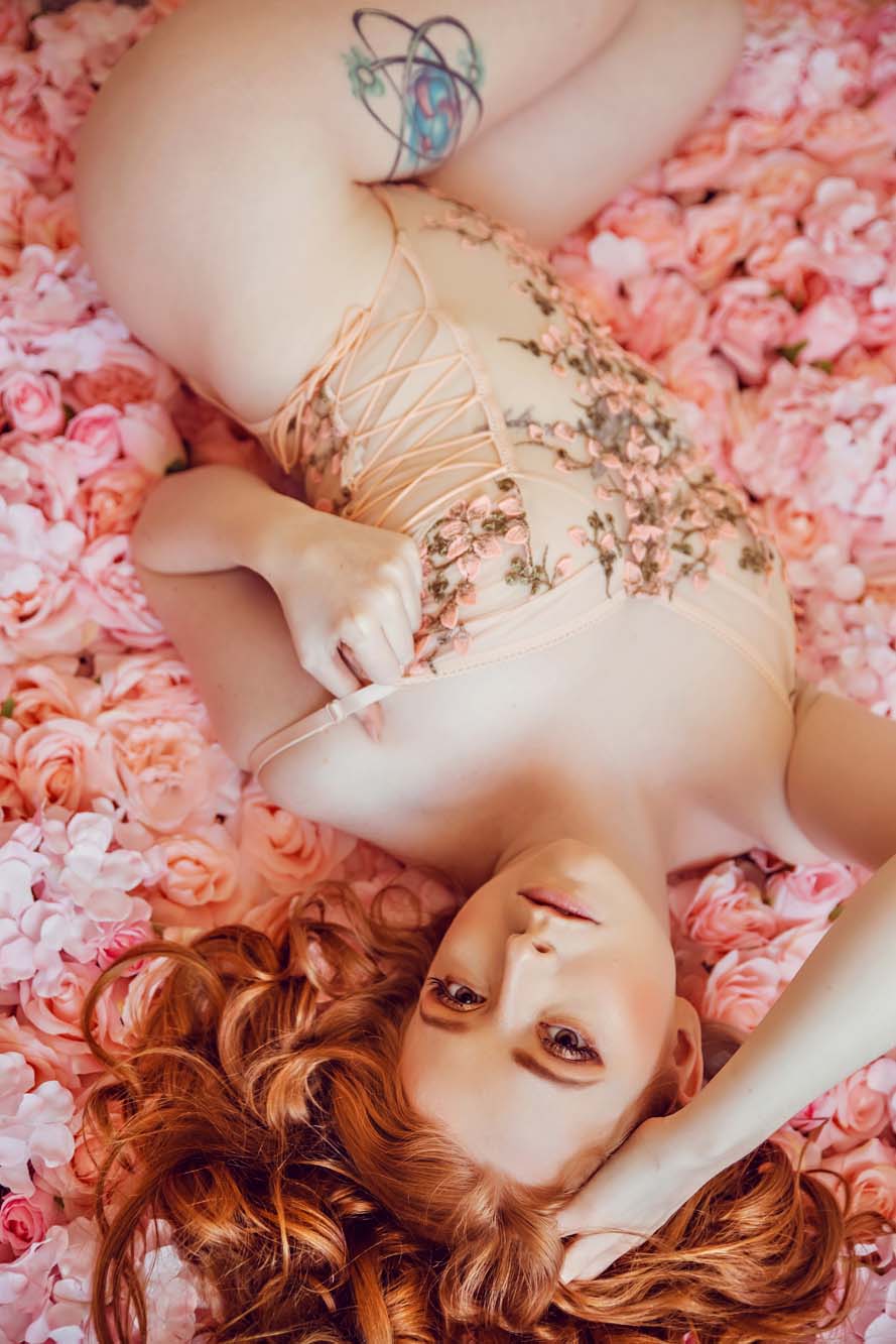 Boudoir Charlotte Flowers